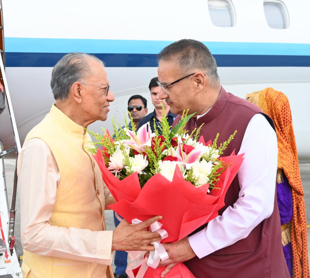 कैबिनेट मंत्री गणेश जोशी ने किया जॉलीग्रांट एयर पोर्ट पर मॉरीशस के पीएम का स्वागत